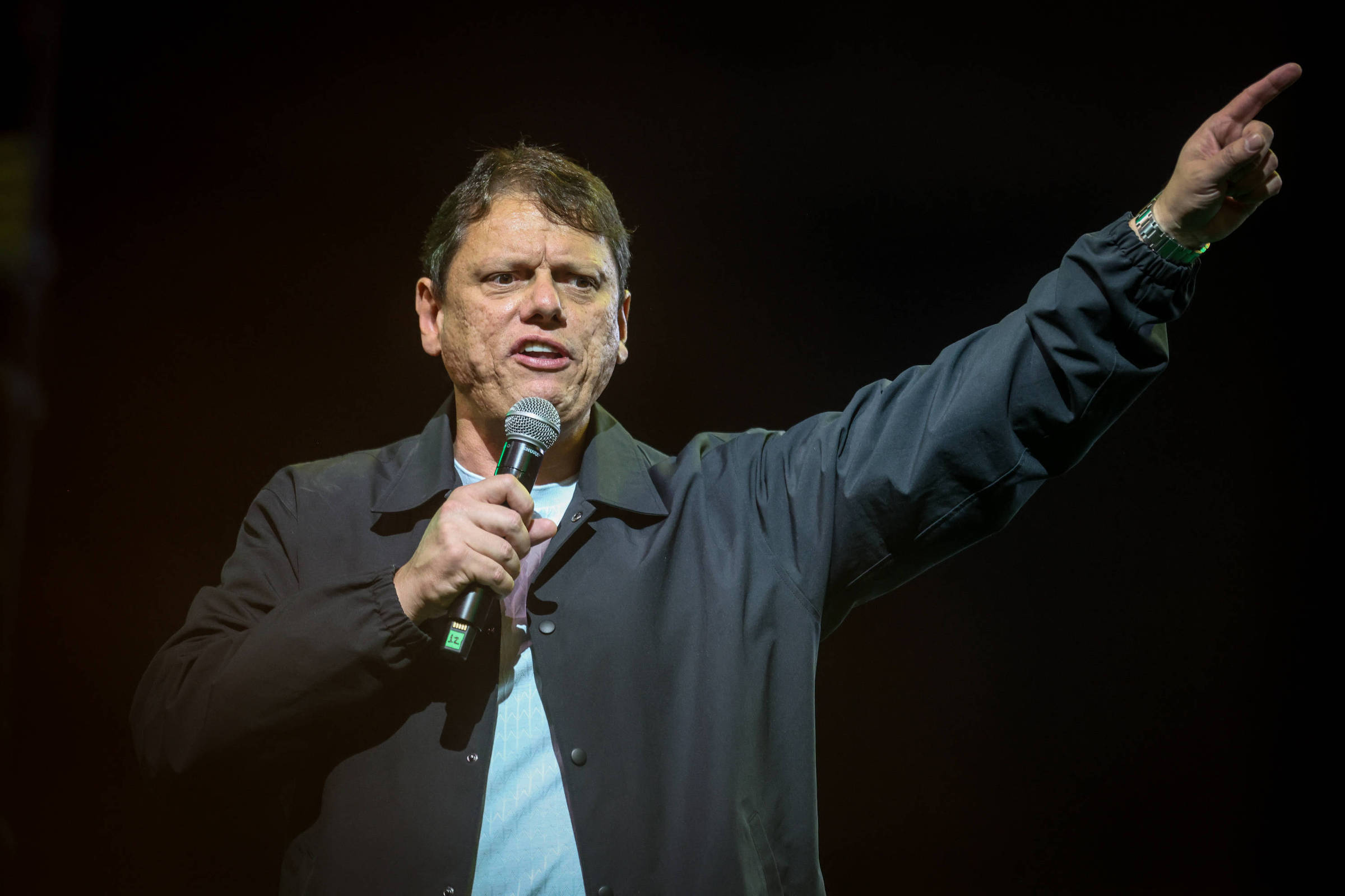 Tarcísio declara R$ 2,7 milhões em bens ao registrar candidatura à reeleição em SP