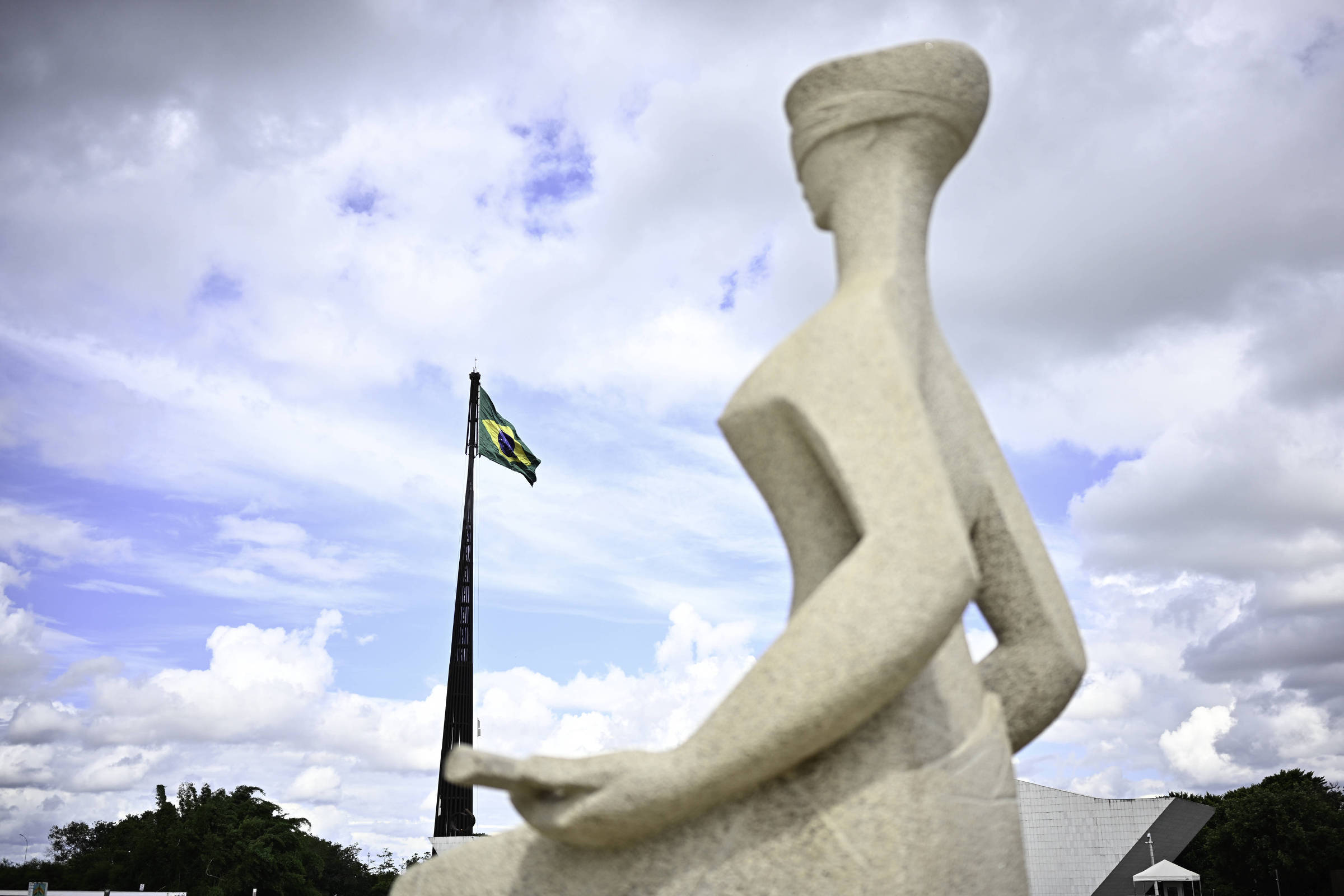 Mônica Bergamo: OAB-SP e 25 entidades pedem reforma do Judiciário, com mandato no STF e código de conduta