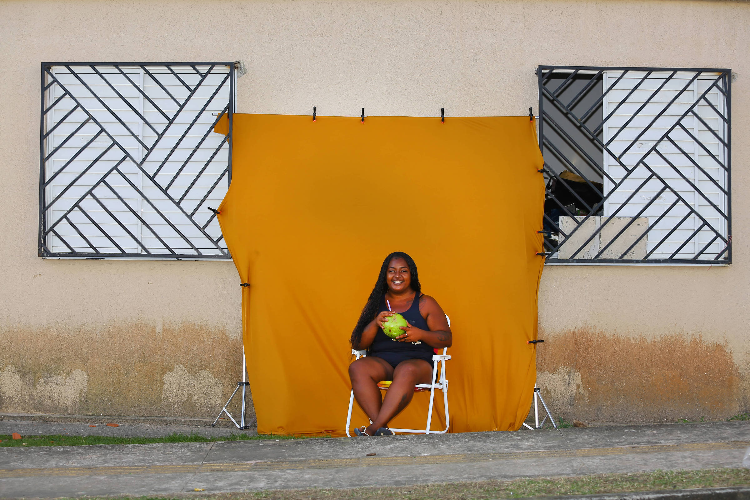 Organizações estão pagando mulheres negras para viajar e descansar
