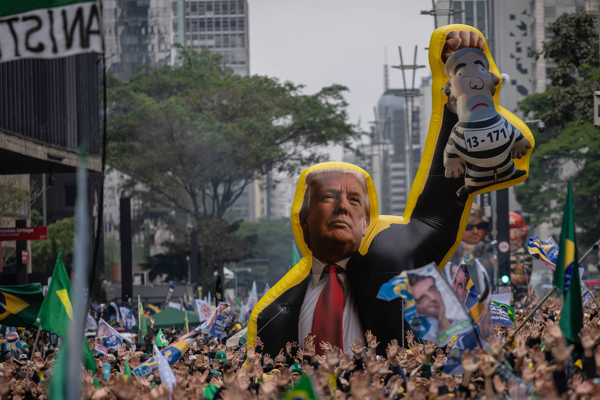 Ameaça de interferência de Trump assombra eleições no Brasil e em países vizinhos