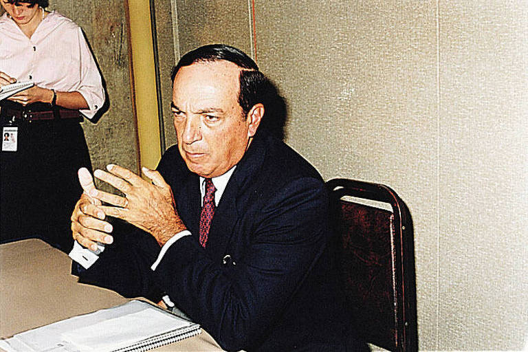Ex-ministro de Geisel condenado por fraude está entre maiores doadores da campanha de Flávio