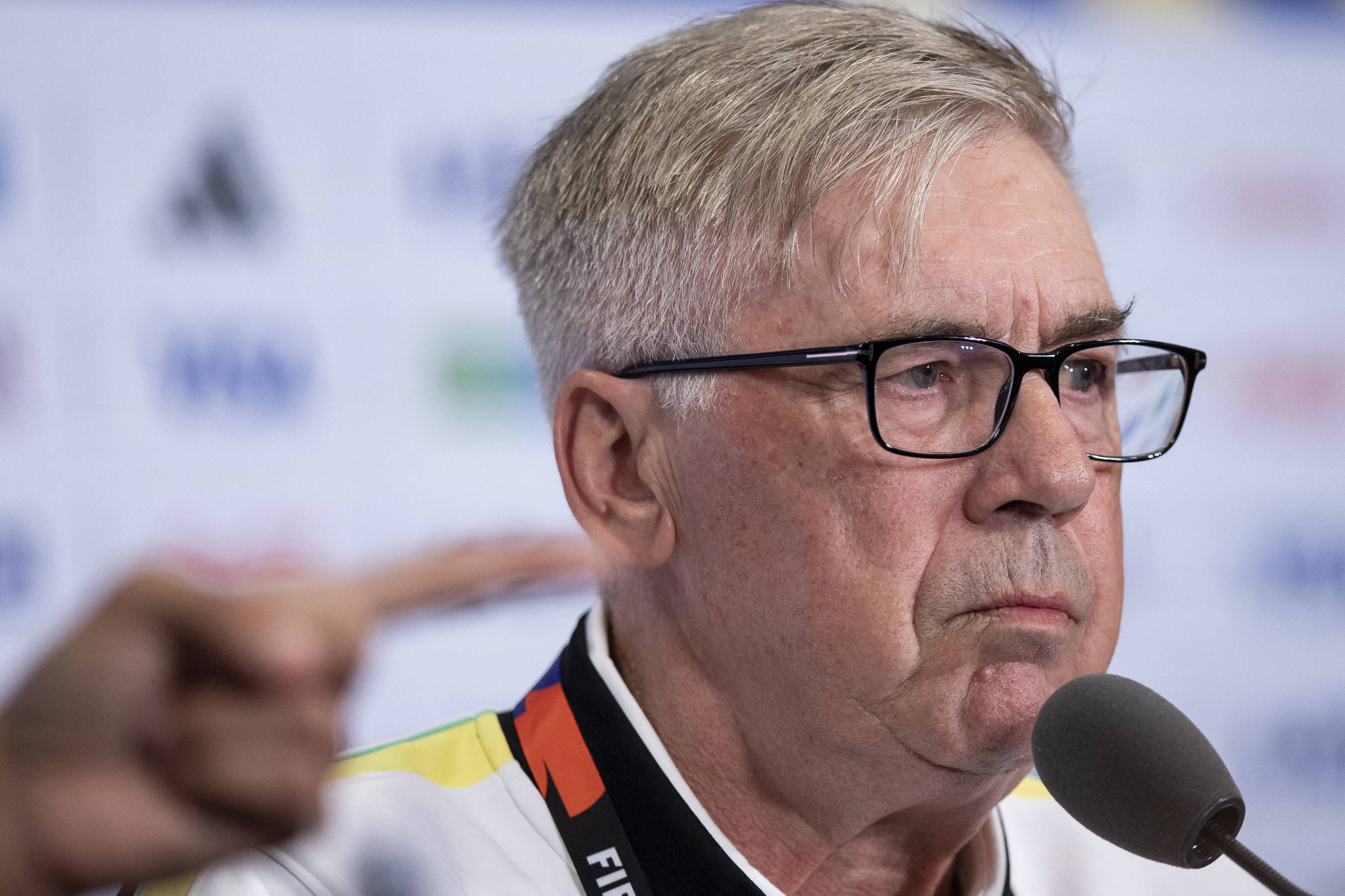 Opinião - O Mundo É uma Bola: Recomeçou mal, Carletto