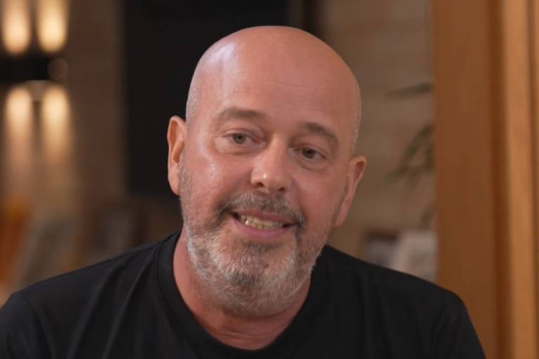 Após descobrir doença rara e tumor, Alex Escobar voltará a?