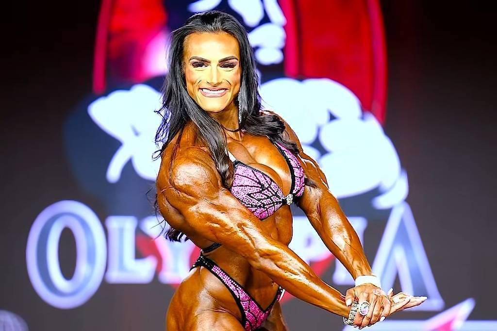 Mister Olympia 2026: Natalia Coelho vence Women's Physique