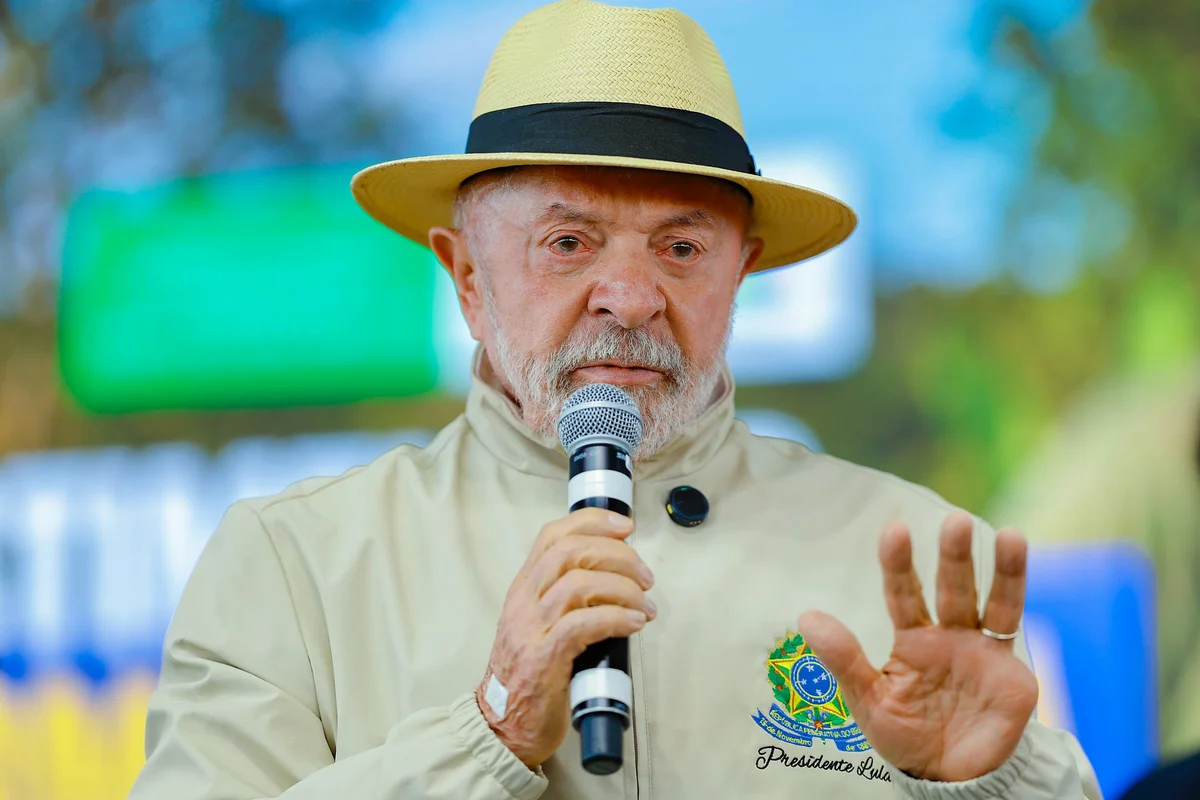 Lula alfineta ACM Neto na Bahia: "Chegou a querer passar por negro"