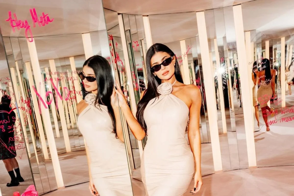 Kylie Jenner assina óculos inteligentes da Meta; qual o limite ético?