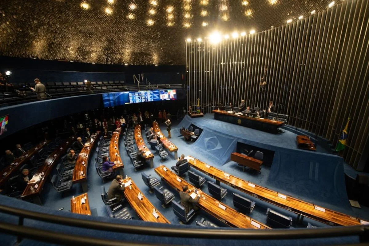 Pauta-bomba: Senado aprova PEC da aposentadoria dos agentes de saúde