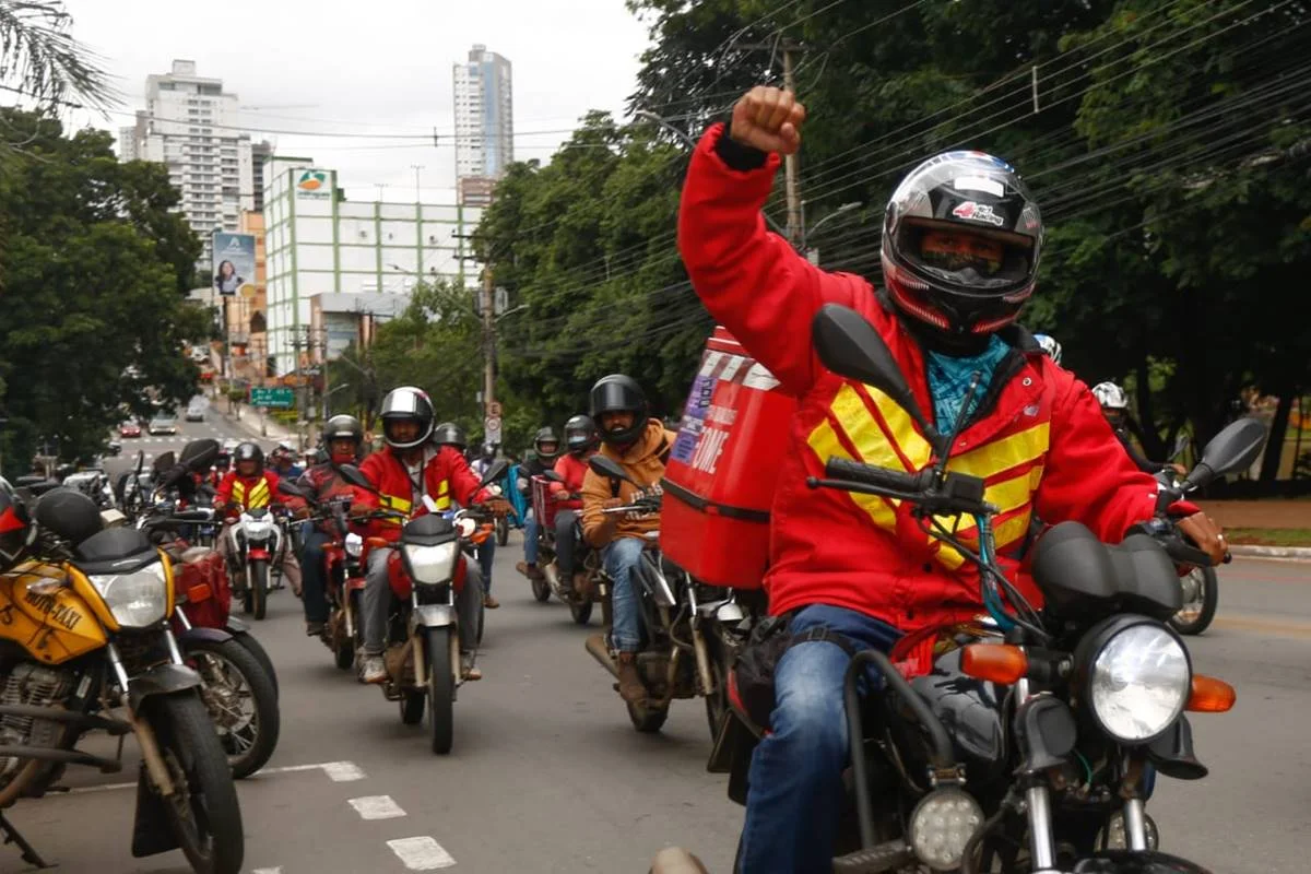 Saiba como contratar linha de crédito destinada a motoristas de app e entregadores