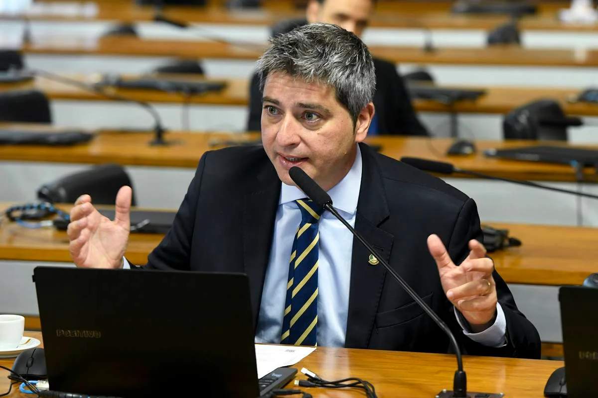 Líder do PL no Senado diz não ter "rabo preso": "Tenho CPF próprio"