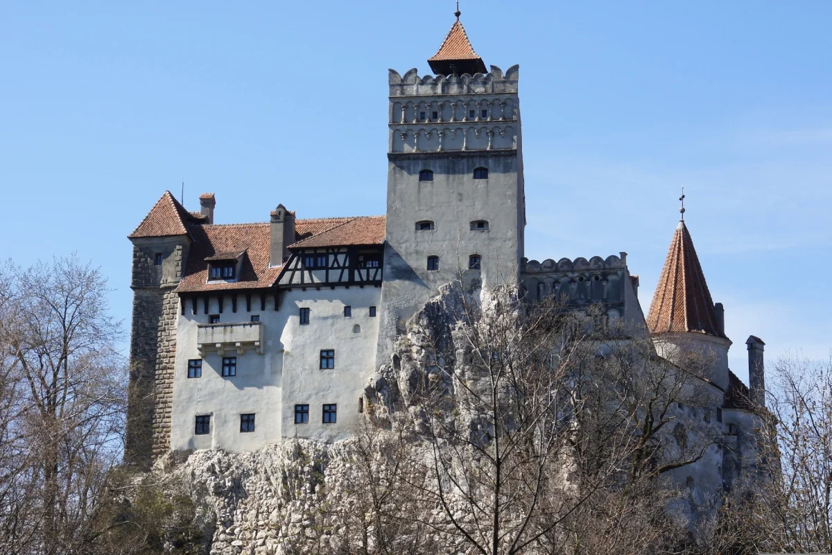 Festa no Castelo do Drácula? Brasileiros podem parar na Transilvânia