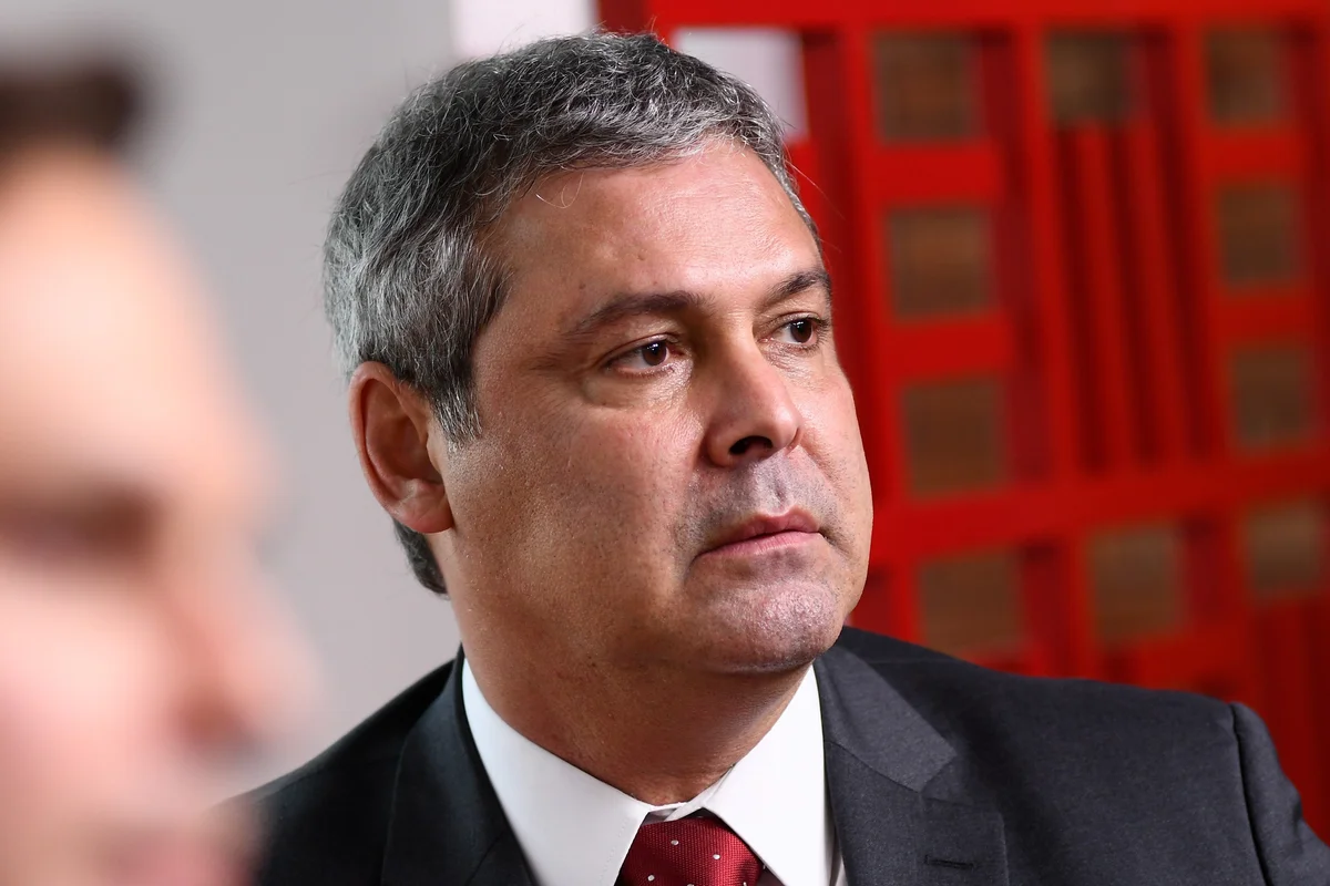 Lindbergh acusa Alcolumbre de atrapalhar o avanço da PEC da escala 6X1