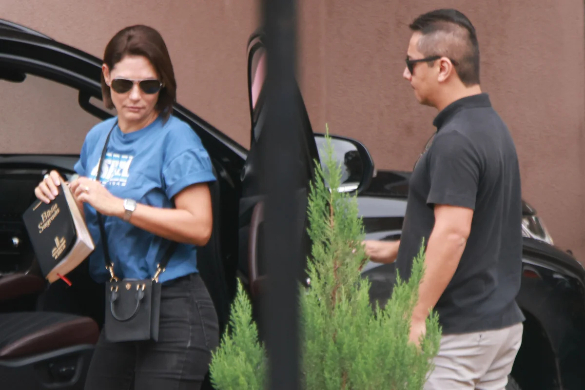 Irmão de Michelle rebate Eduardo Bolsonaro por chamá
