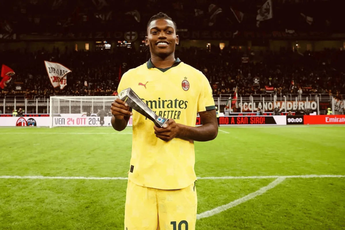 Rafael Leão elogia Corinthians e diz que jogaria no futebol brasileiro