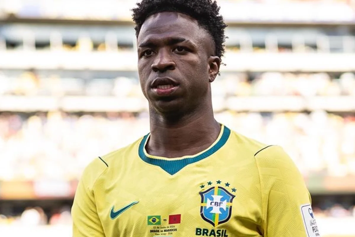 Vini Jr. fica tímido ao contar para quem dedicou o gol contra o Haiti