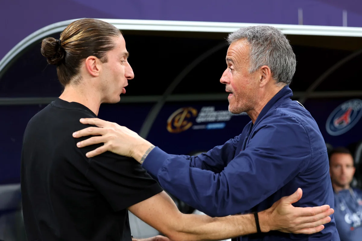 Com elogios de Luis Enrique, Filipe Luís enfrenta PSG pelo Monaco