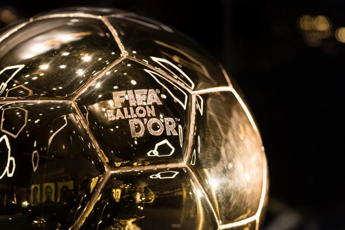 Jornal aponta Brasil x Noruega como decisivo para a Bola de Ouro