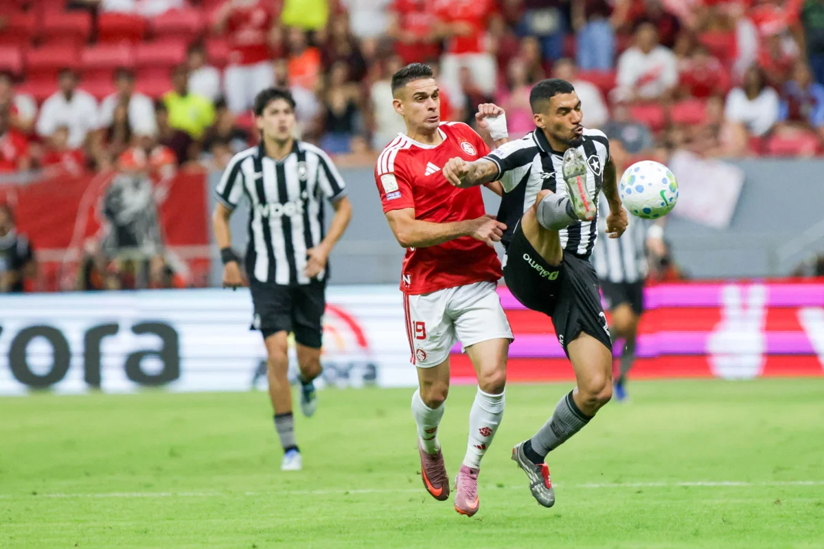 CBF acaba com jogos tarde da noite de domingo e às 19h em dias úteis