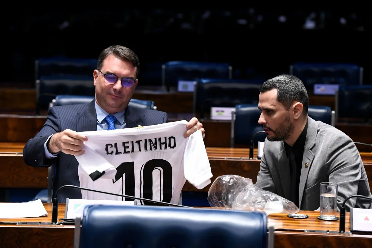 Republicanos já não garante que Cleitinho dê palanque a Flávio em MG