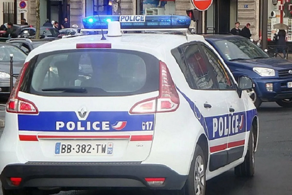 Motorista atropela multidão na França e deixa um morto e 10 feridos
