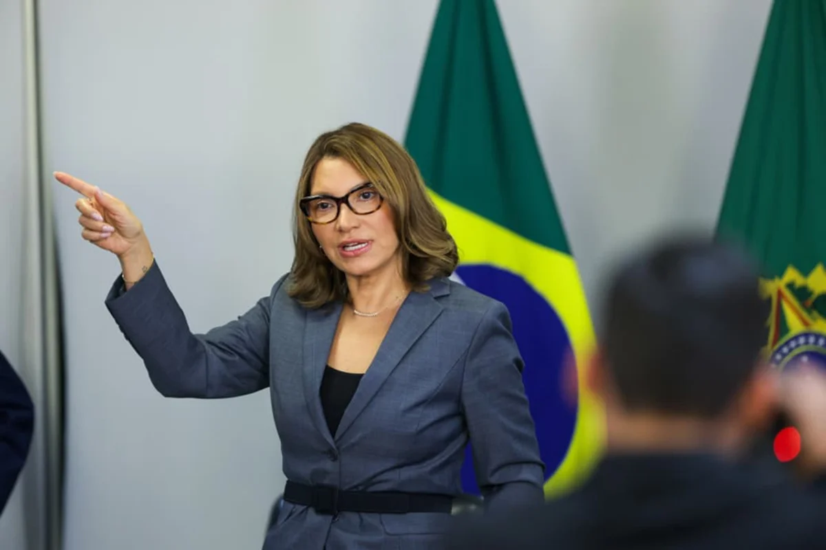 Sem citar Figueiredo, Janja repudia fala sobre "mulheres votarem mal"