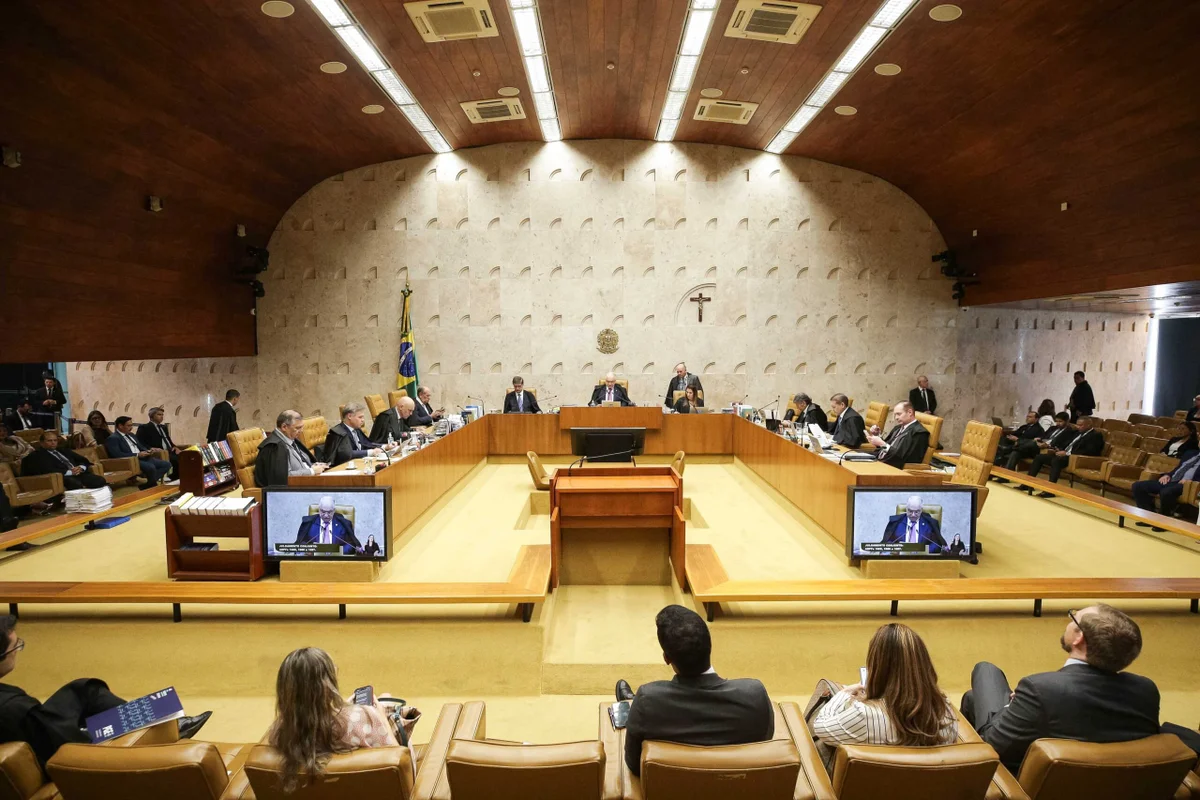 Além de Mendonça, Moraes e Fux têm delegados da PF em seus gabinetes