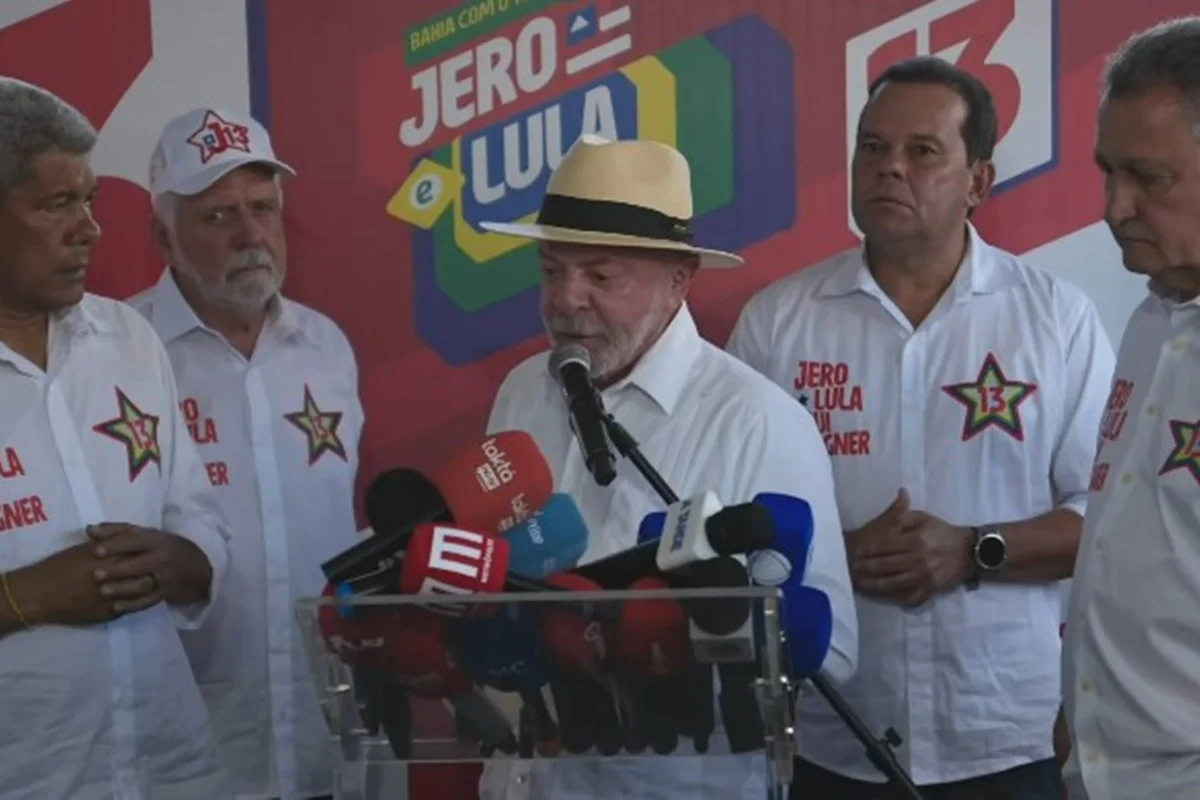 Lula volta a defender política para cuidar de idosos: "Obrigação do Estado"