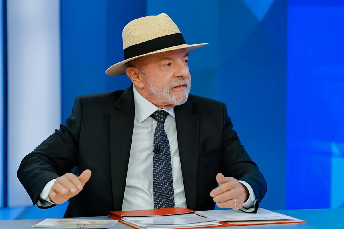 Lula lamenta adiamento da votação do fim da 6x1 no Senado: "Uma pena"