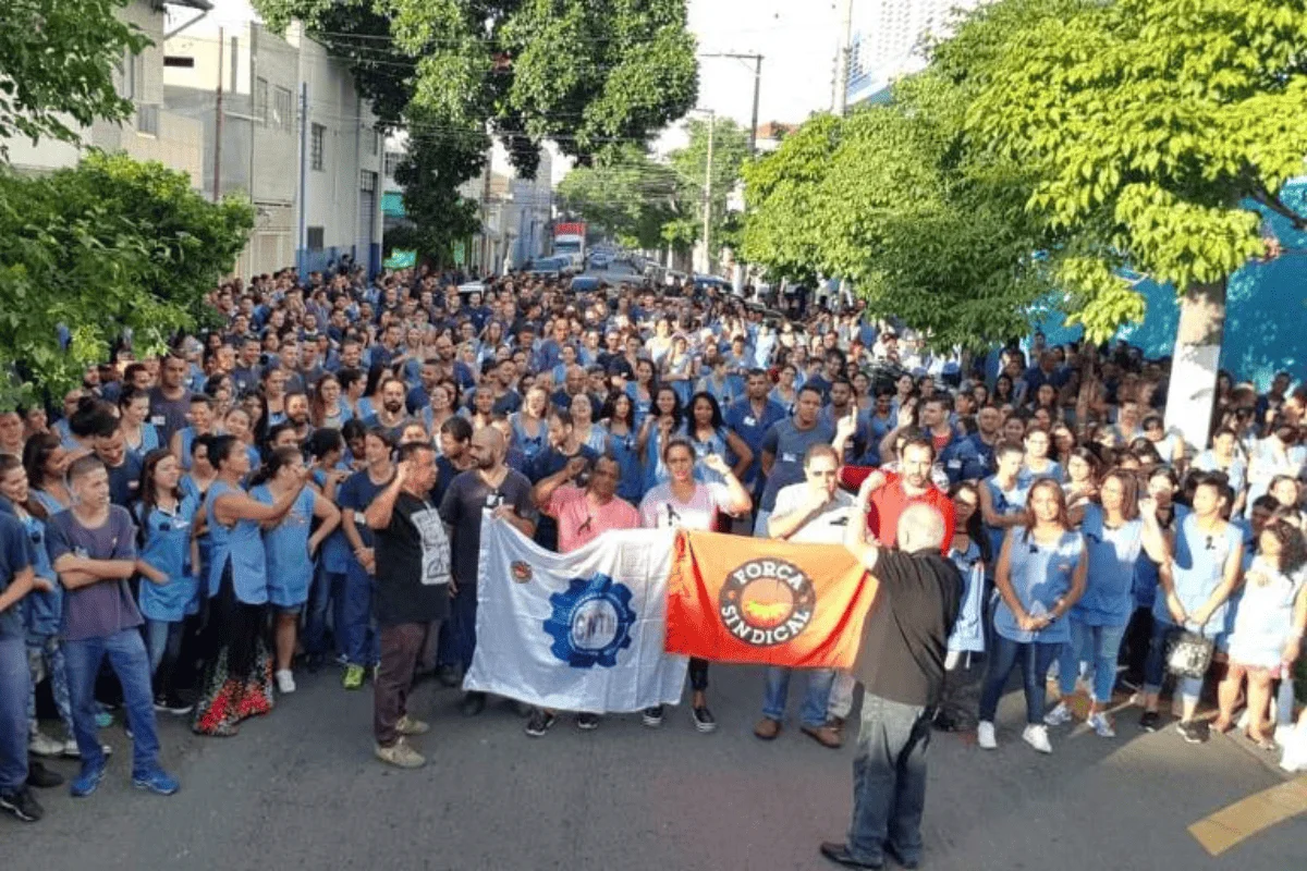 Comissão vai julgar anistia a metalúrgicos por perseguição na ditadura
