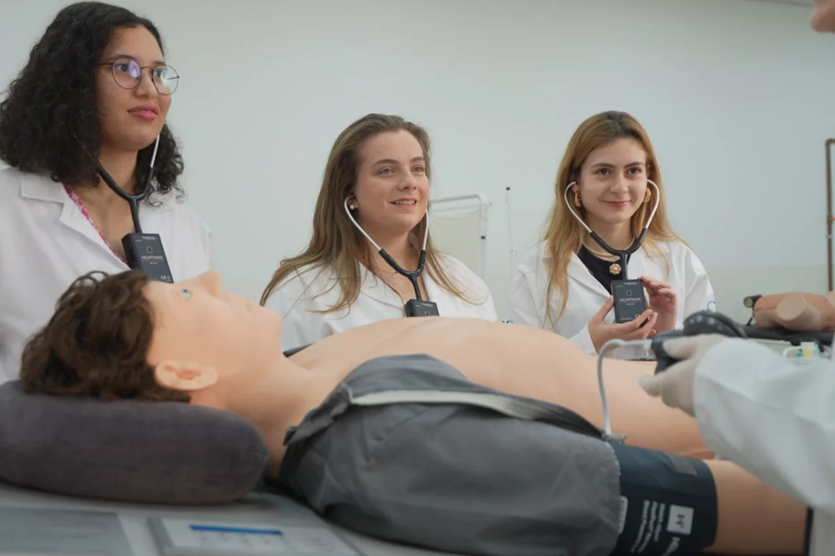 Lula assina MP e Enamed passa a ser obrigatório para médicos
