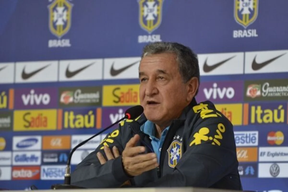 Parreira apresenta complicações clínicas e será submetido a cirurgia