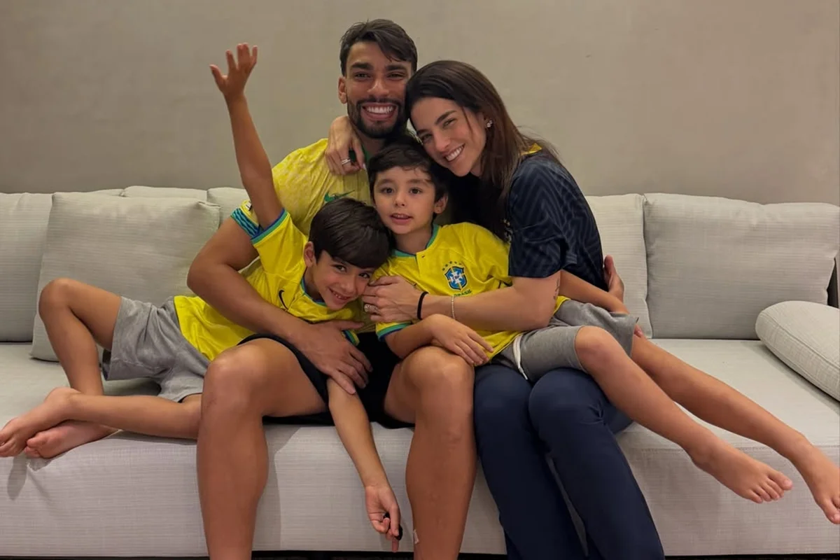 Paquetá é consolado pela família após Brasil deixar a Copa: "Orgulho"