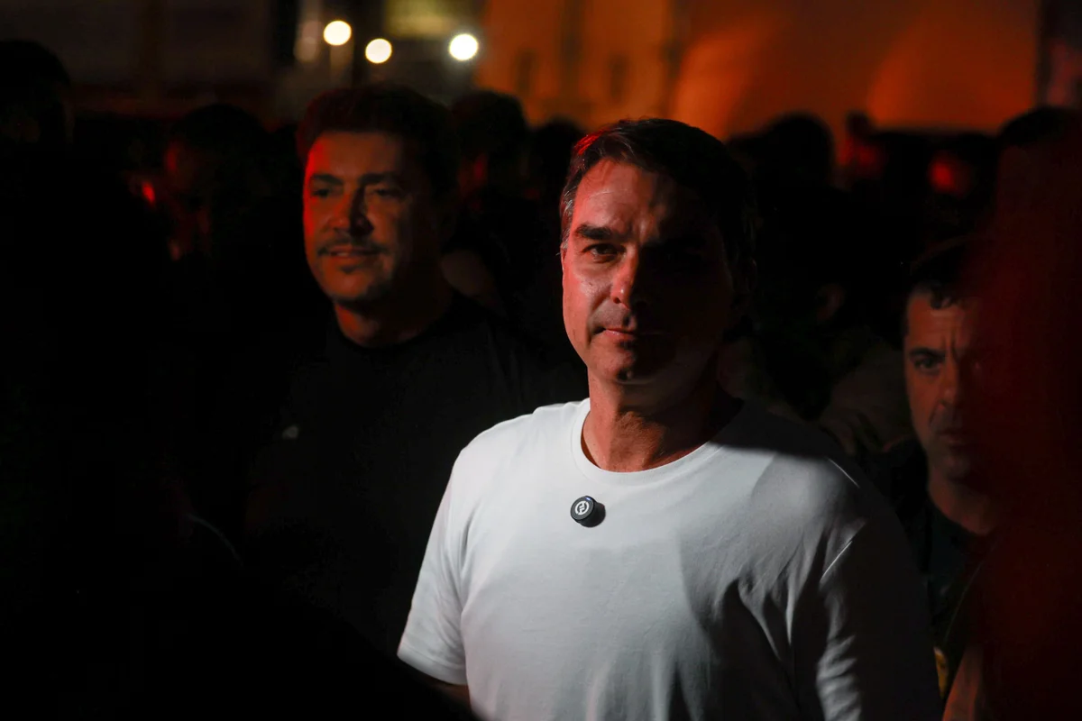 Flávio visita o pai, mas não vira a página com Michelle