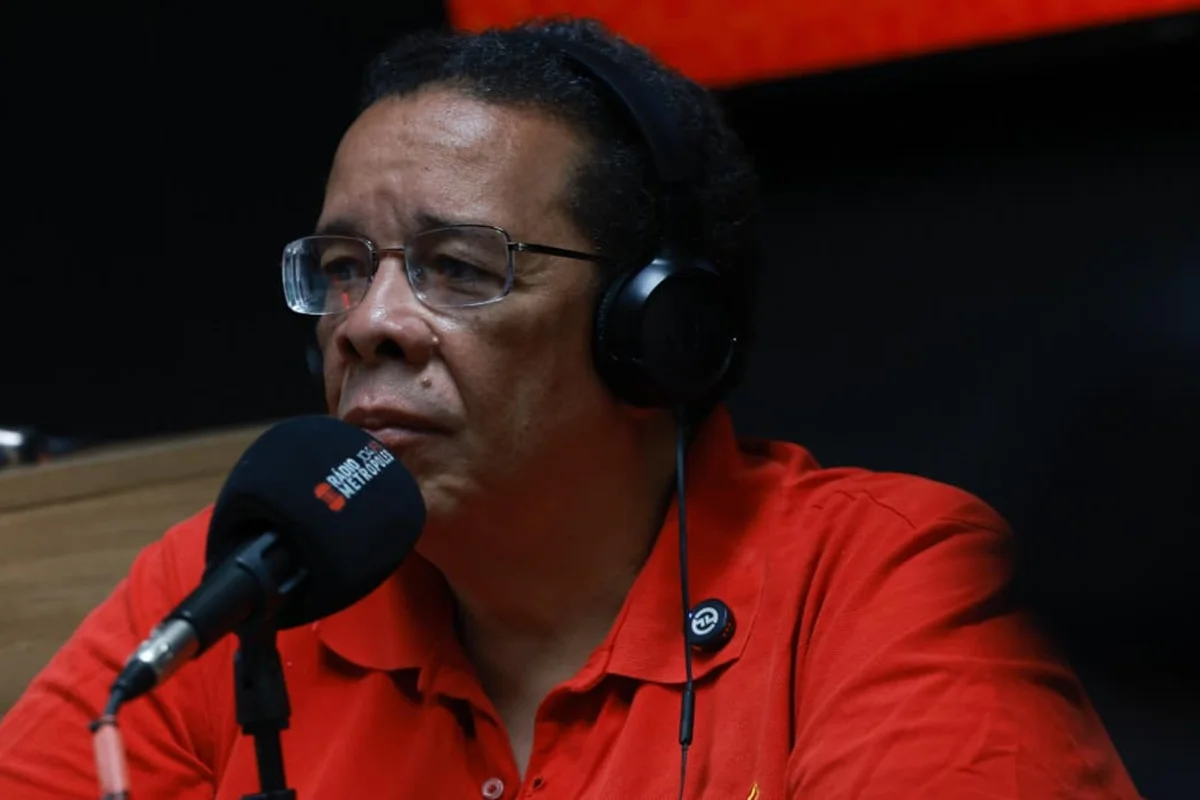 Robson, do PSTU, confronta Grass e Arruda: "Tratou com desdém"