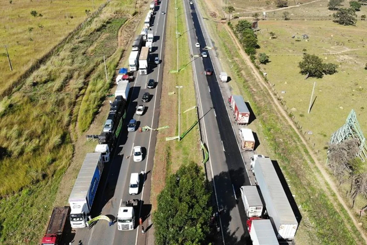 Com ação de caminhoneiros, Senado é pressionado a analisar MP do Frete