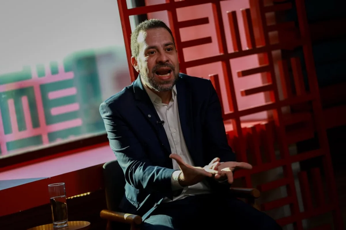 Boulos diz que PEC 6x1 não pode ficar parada no Senado por "birra"