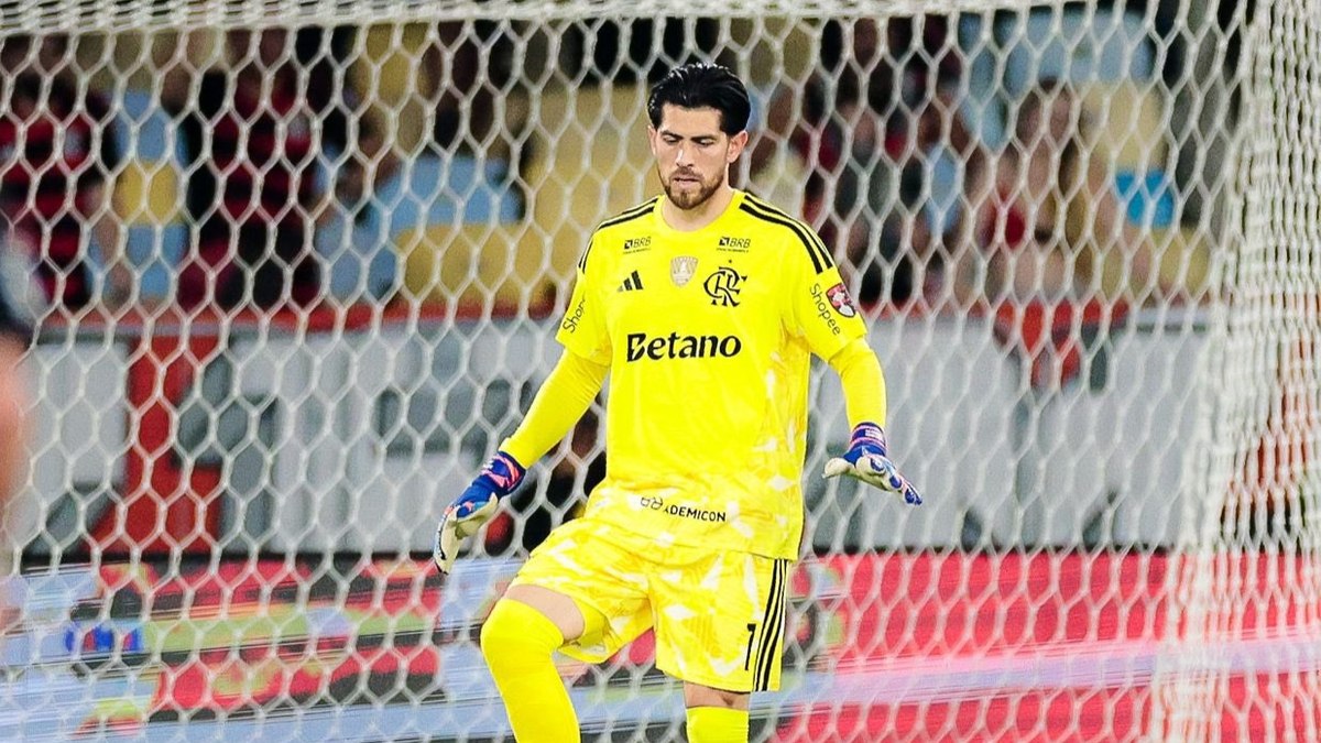 Após classificação, Rossi discute com torcedor do Flamengo