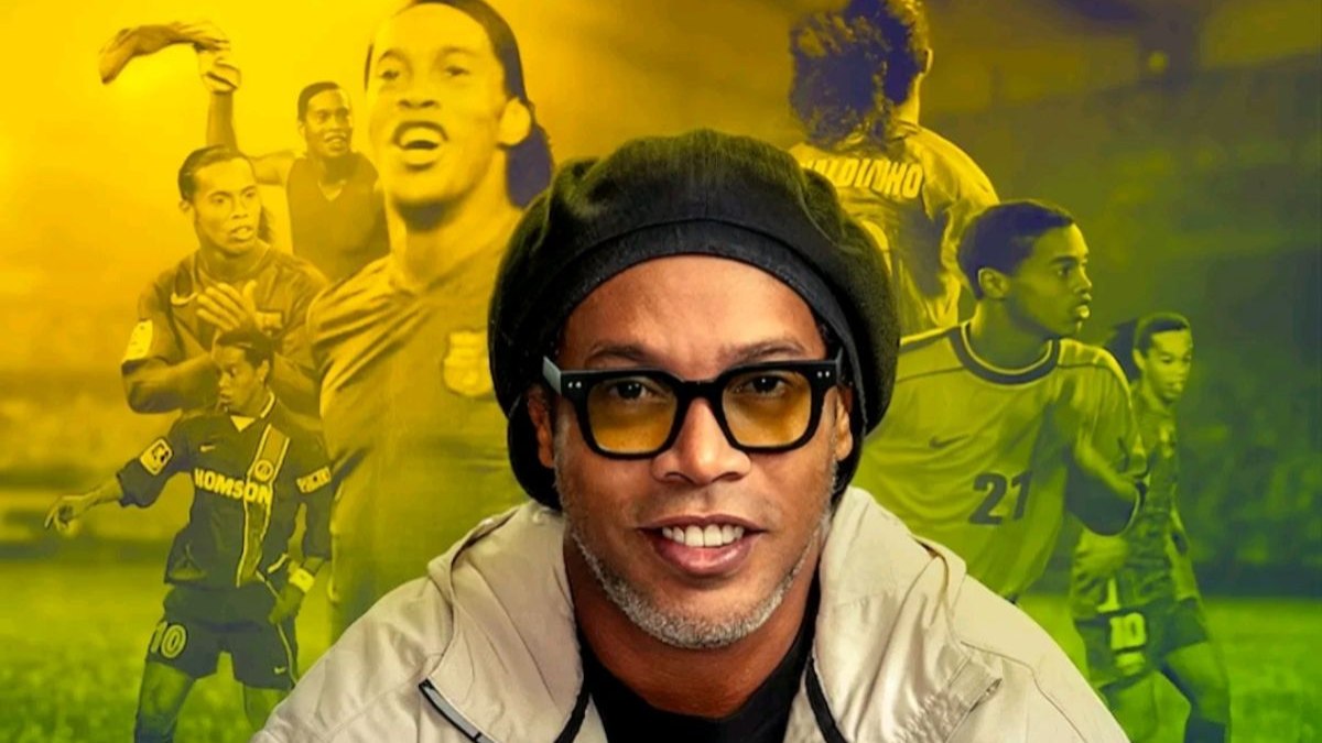 Ronaldinho Gaúcho ganha miniatura oficial em clima de Copa