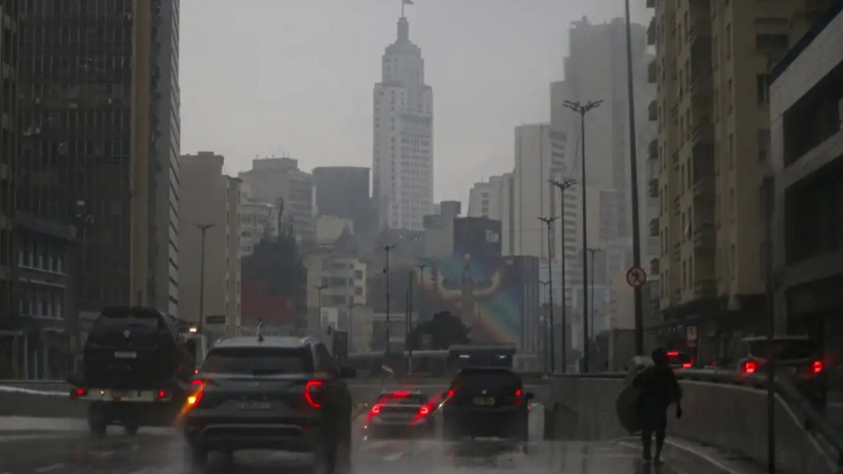 Chuva de 200 mm atinge 3 regiões nesta quinta