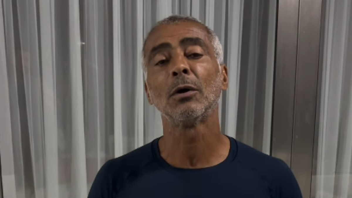 Romário reage após críticas na Copa: “Como vou ser triste?”