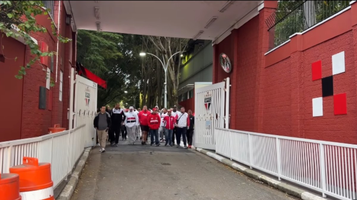 Organizada revela salário atrasado e estabelece alvo no São Paulo