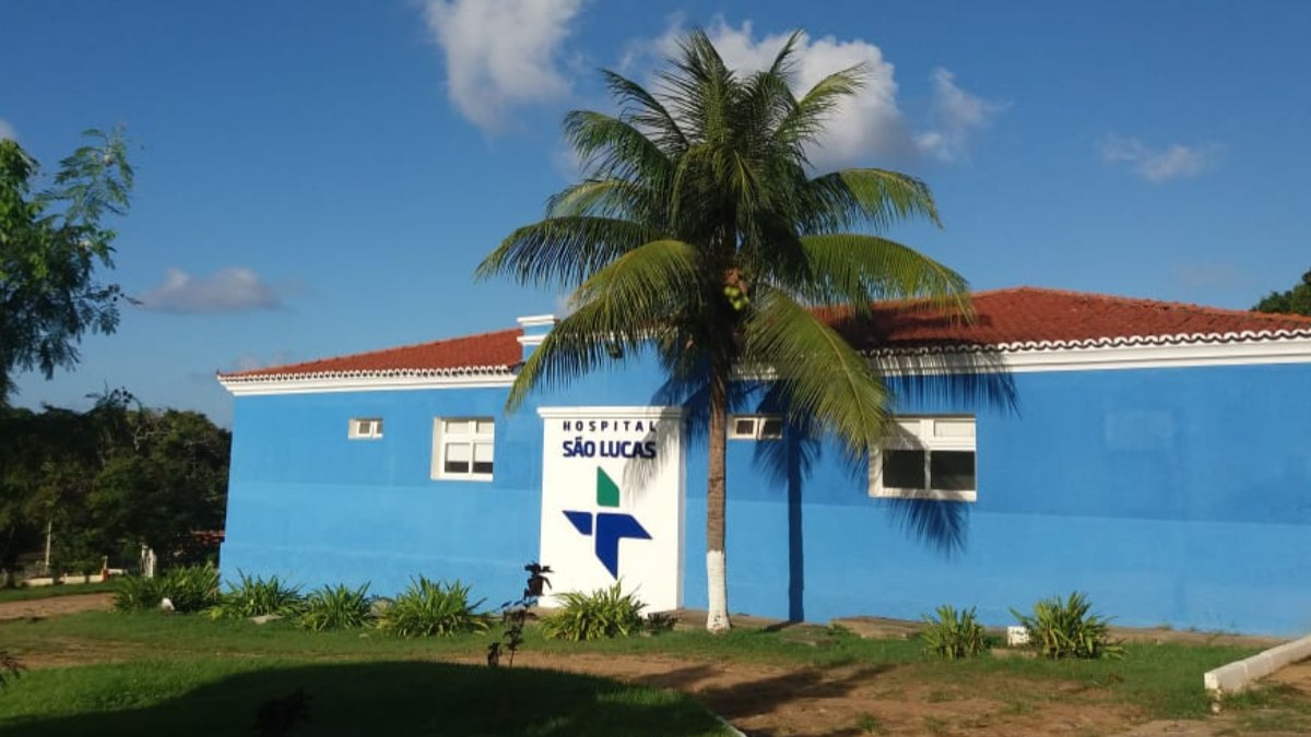 Mulher dá à luz em Fernando de Noronha, onde partos são proibidos