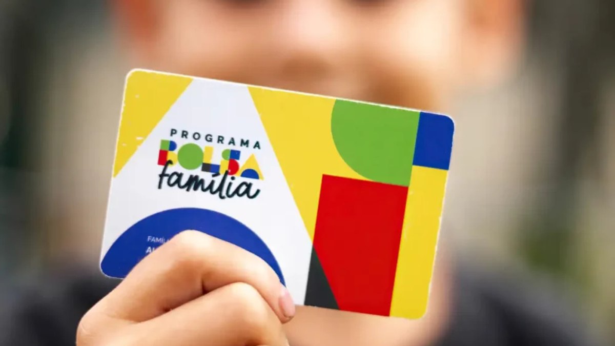 Sem 6 x 1, Lula abre caixa de ferramenta e turbina Bolsa Família