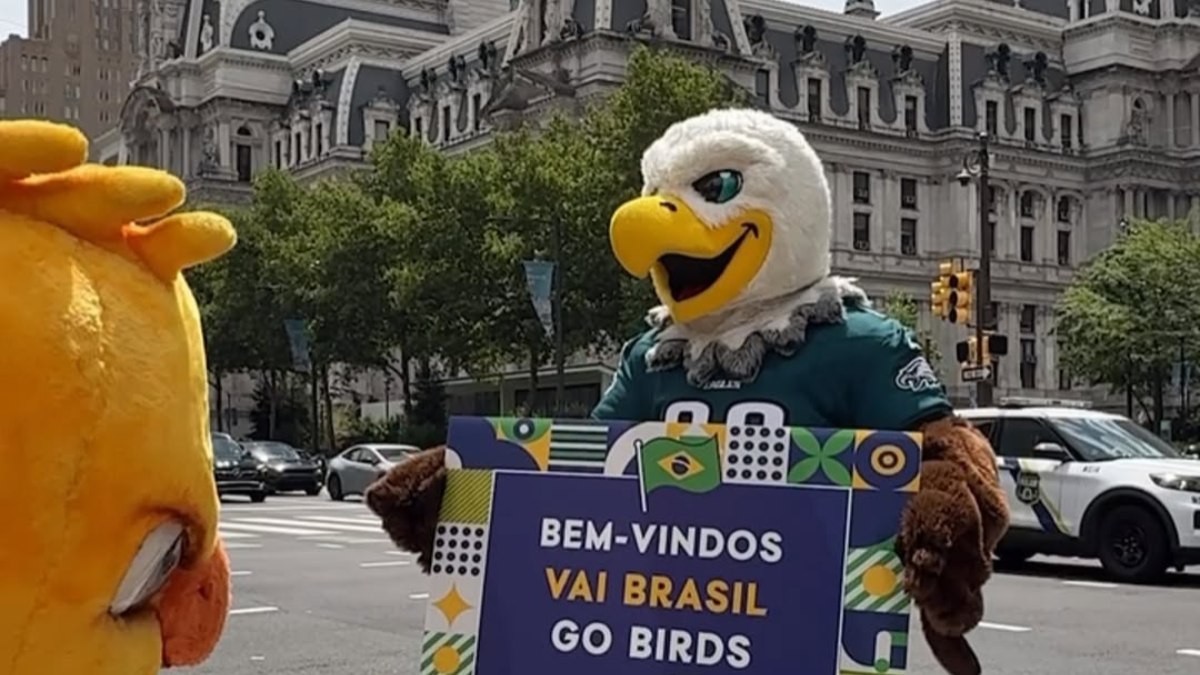 Mascotes fazem tour pela Filadélfia antes de jogo na Copa