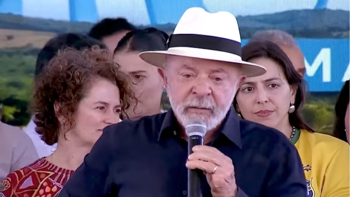 A "papagaiada desgraçada" que protege a democracia de Lula