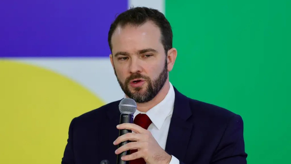 Após tarifaço, Governo anuncia auxílio para empresas
