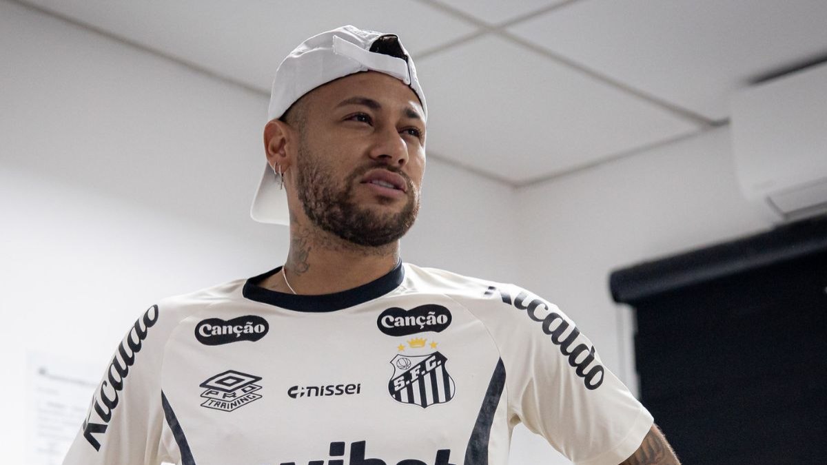 Cuca quebra silêncio sobre retorno de Neymar: "Vamos analisar"
