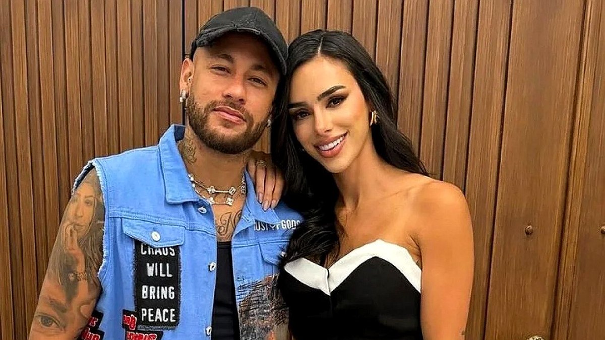 Bruna Biancardi aposta em camisa com dedicatória para Neymar