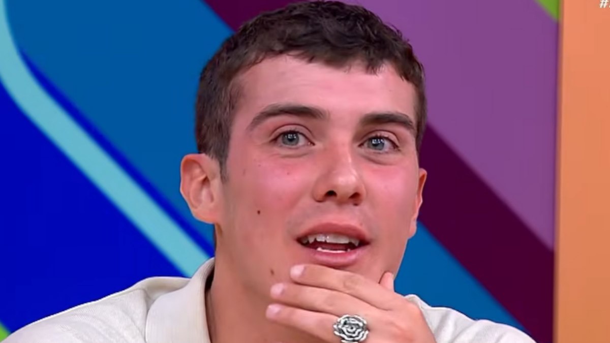 Caio Manhente relembra gafe em participação no TV Xuxa