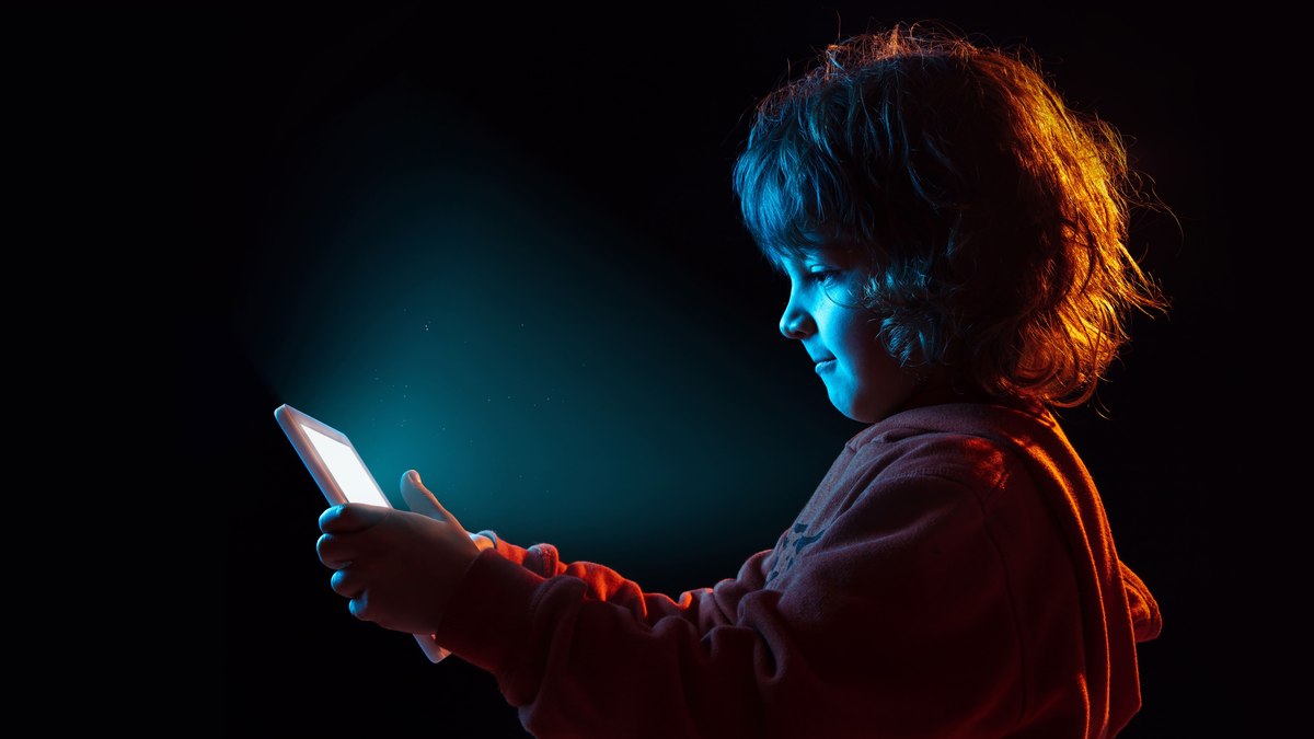 Crimes virtuais com crianças crescem 78% nas férias escolares