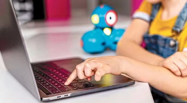 Lei que entra em vigor hoje endurece punições para crimes sexuais online contra crianças
